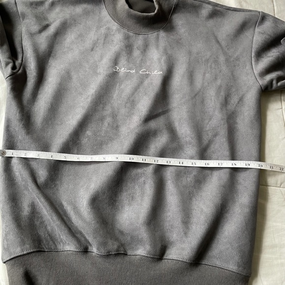 Jevasan Pull-Over Crew Neck Sweatshirt - Picture 8 of 10